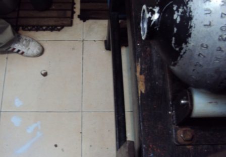 Hey Boss - you better come and check this out - Columbian cylinder contamination - (sadly) only dry aluminium oxide dust Hey Boss - you better come and check this out - Columbian cylinder contamination - (sadly) only dry aluminium oxide dust