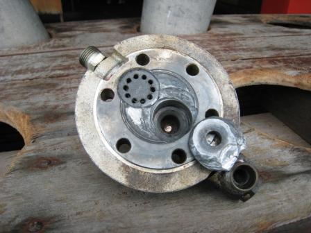 Destroyed Coltrisub MCH16 USD500 (2018) cylinder head caused by over tightenning of the outlet pressure valve Destroyed Coltrisub MCH16 USD500 (2018) cylinder head caused by over tightenning of the outlet pressure valve